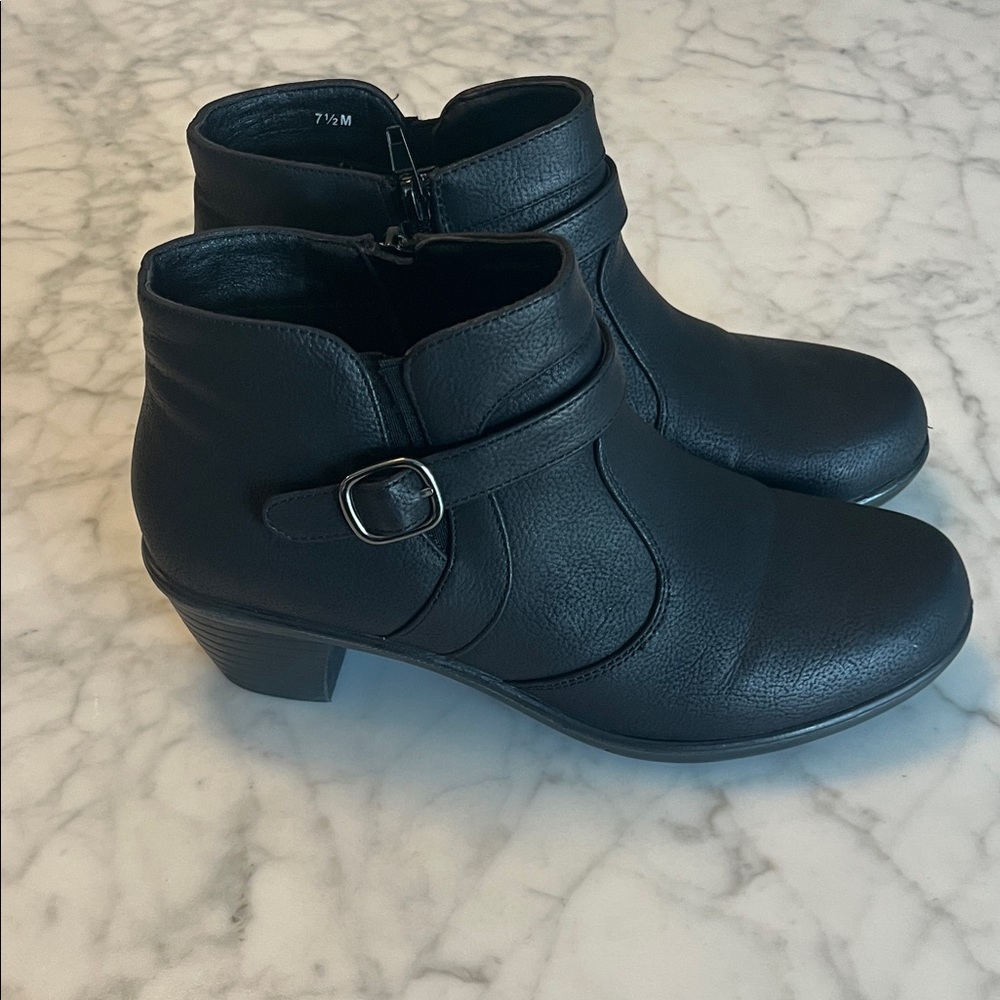 Easy Street Black Ankle Booties with Buckle Size 7.5. Look new - Picture 1 of 7